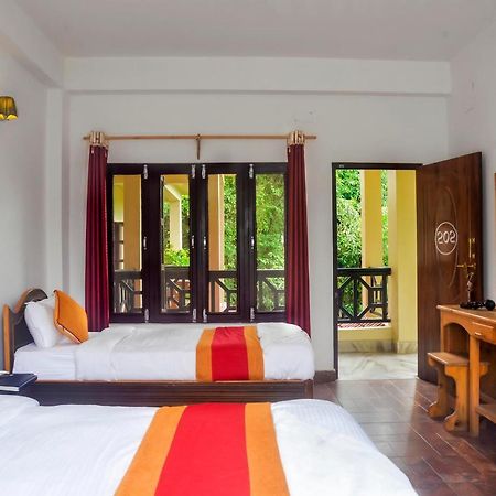 Hotel Chitwan Park Village Sauraha Exterior foto