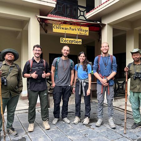 Hotel Chitwan Park Village Sauraha Exterior foto