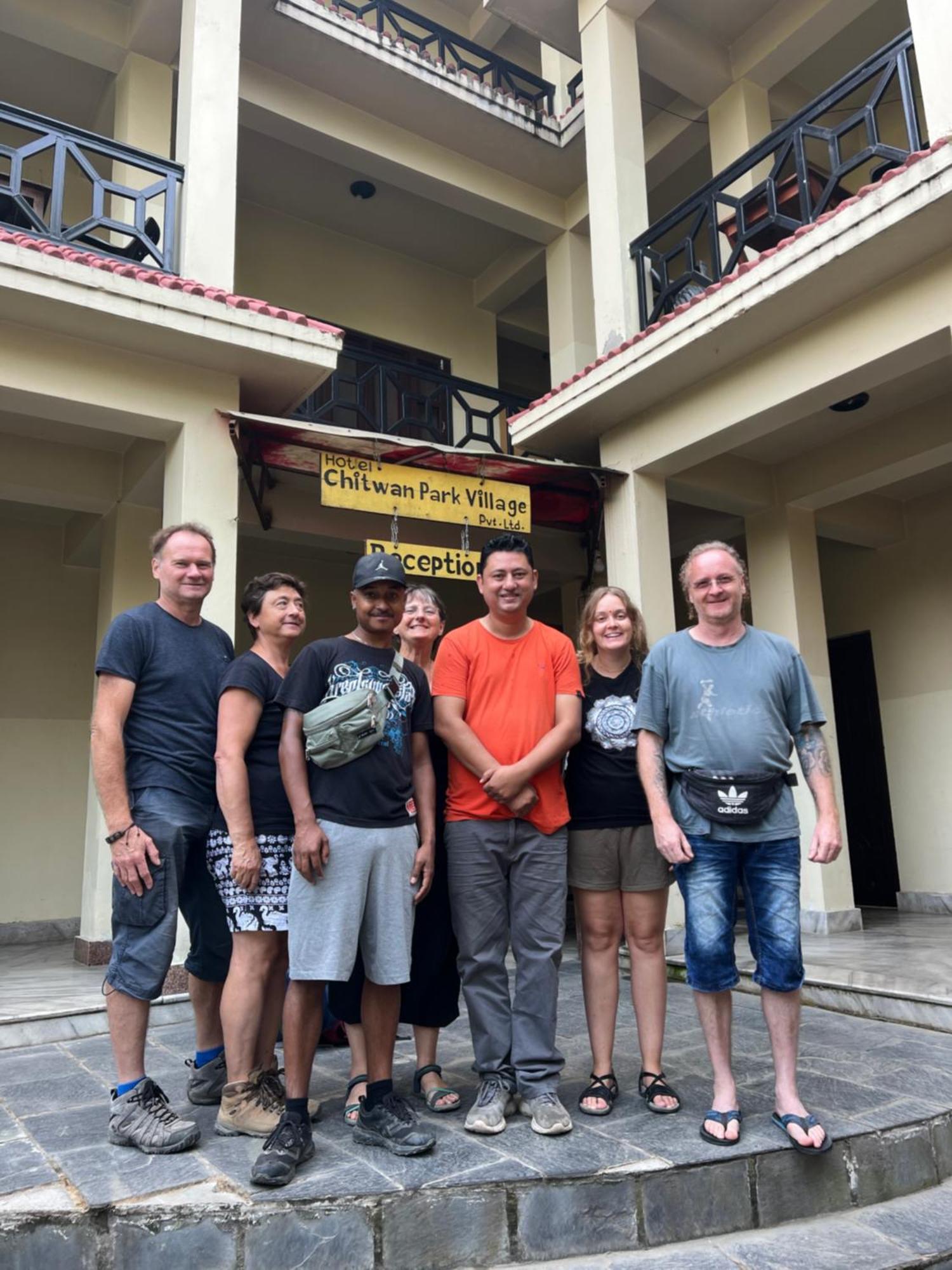 Hotel Chitwan Park Village Sauraha Exterior foto