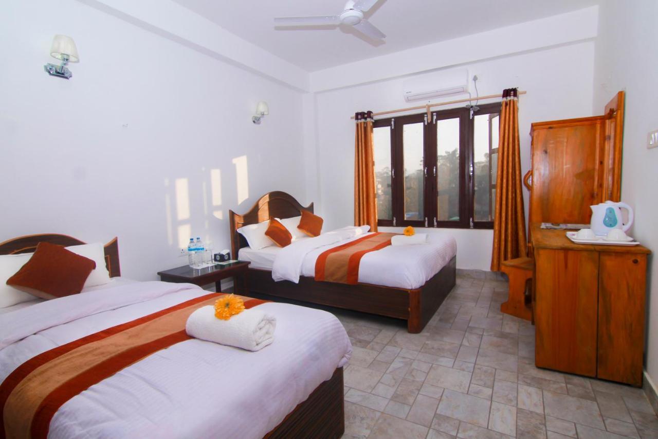 Hotel Chitwan Park Village Sauraha Exterior foto