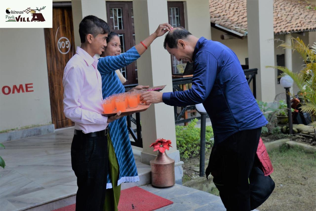 Hotel Chitwan Park Village Sauraha Exterior foto